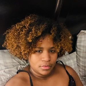 Meet your Posher, Desiree